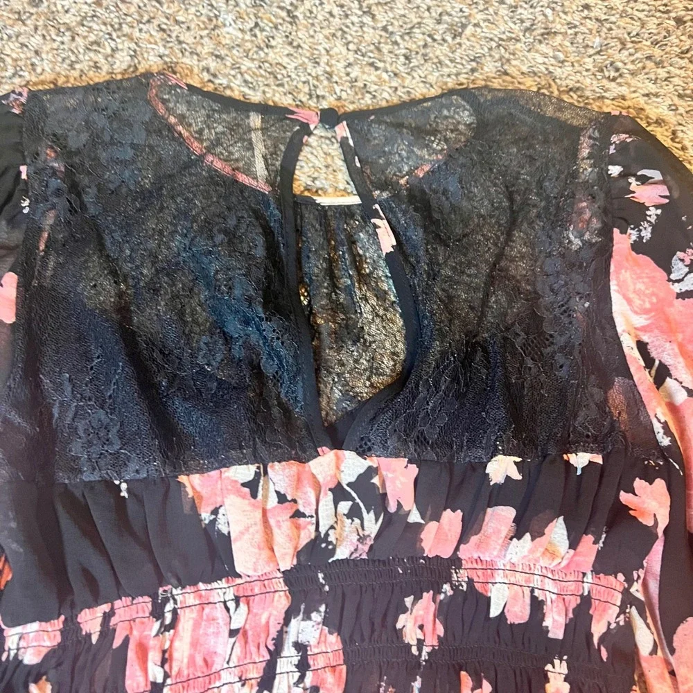 Free People Black Pink Floral Lace Smocked Cropped‎ Long Sleeve Top Womens XS
